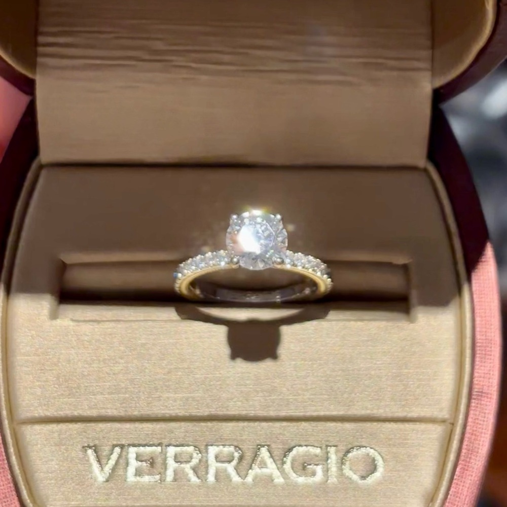 Verragio 18KT Diamond Engagement Ring with 1.30 CT triple excellent cut diamond